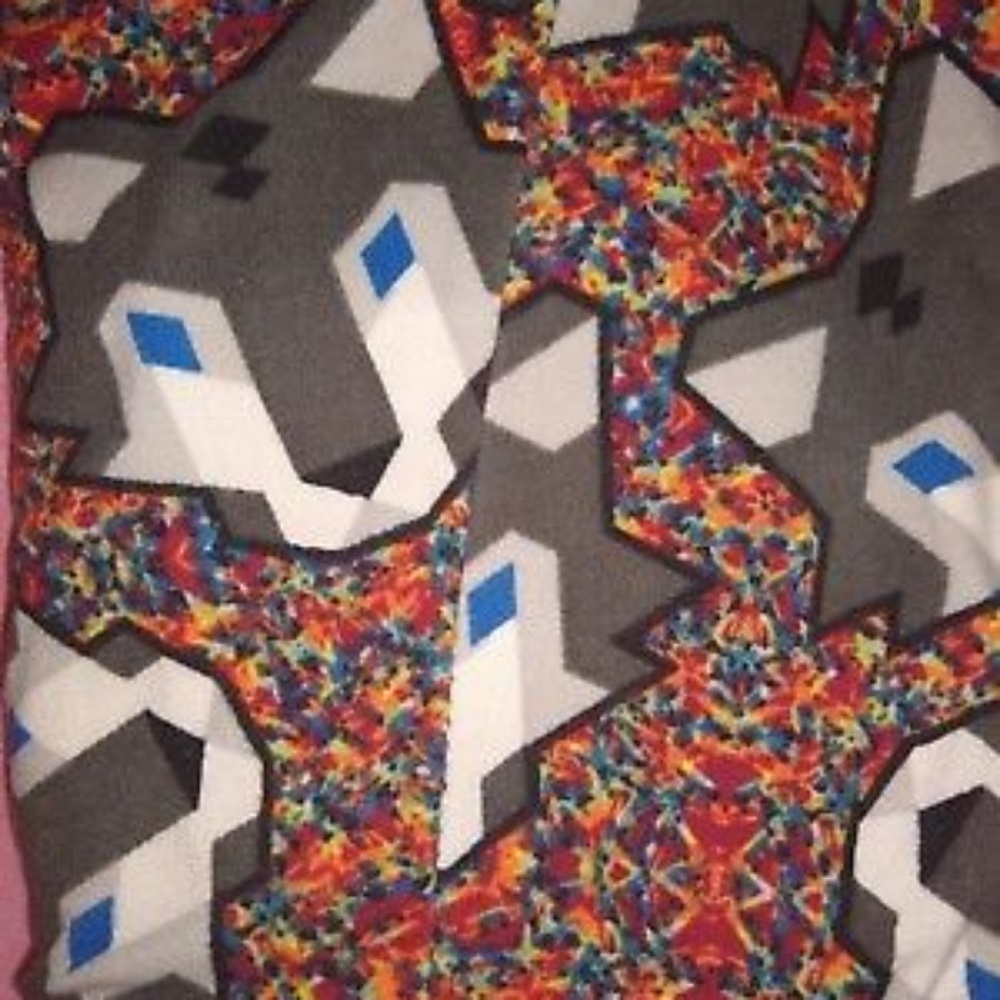 Lularoe Vintage TC Digital Husky Leggings 🦄